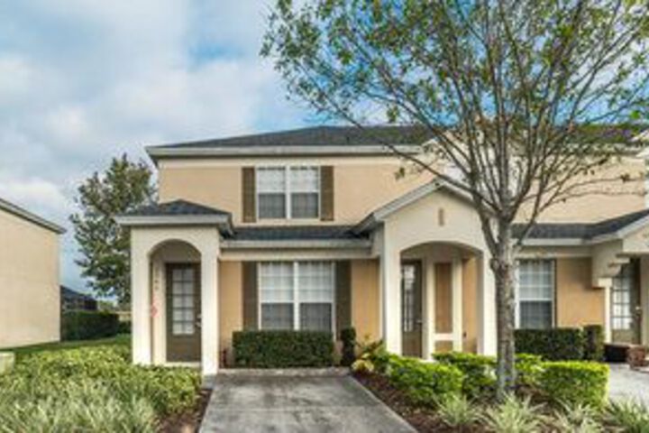 2545 Windsor Hills