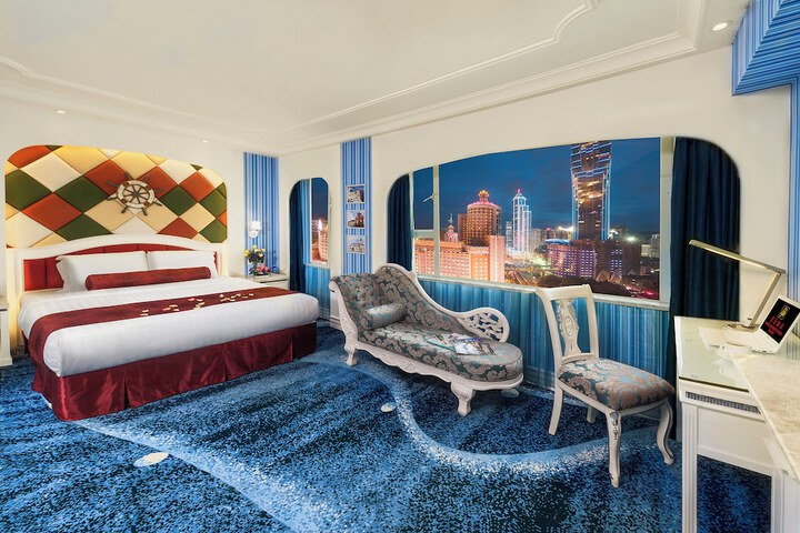 Room 40 of 80