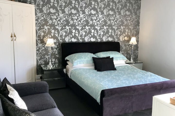 Room 3 of 35