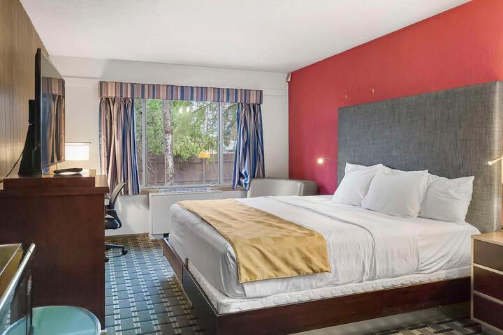 2 Queen Beds (7 of 7)