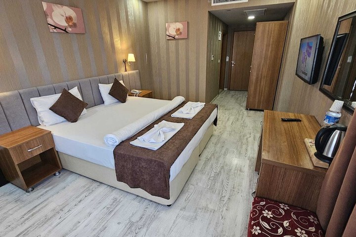 Room 34 of 64