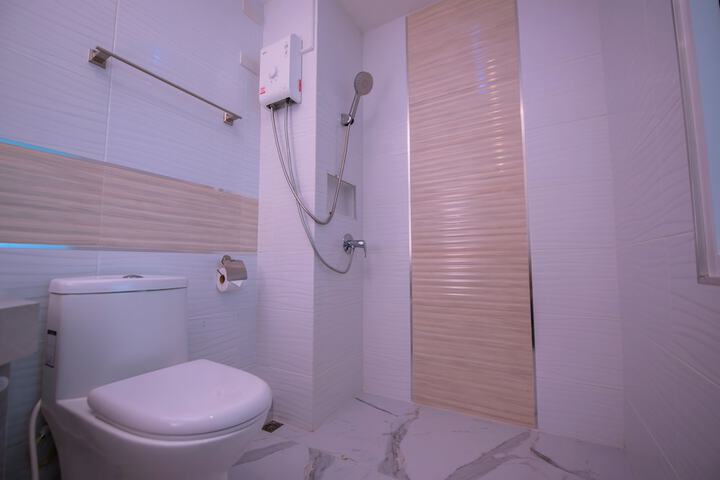 Room 10 of 33