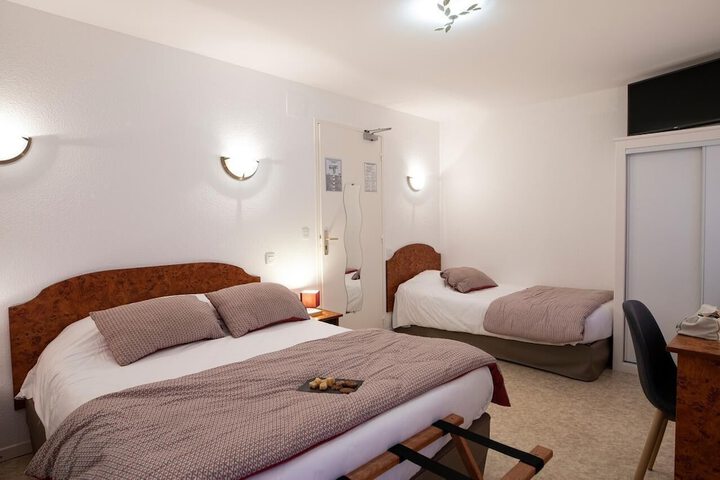 Room 16 of 38