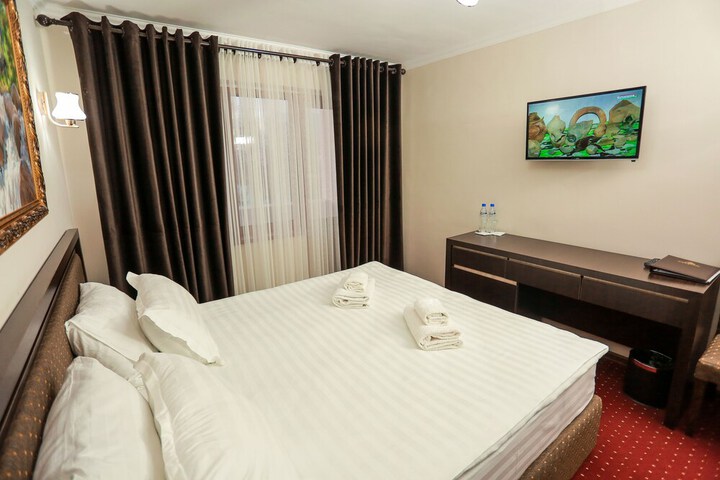 Room 9 of 31