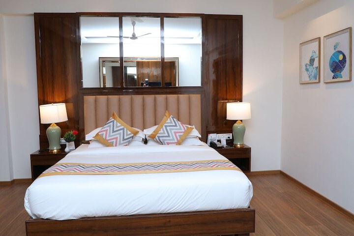 Room 16 of 32
