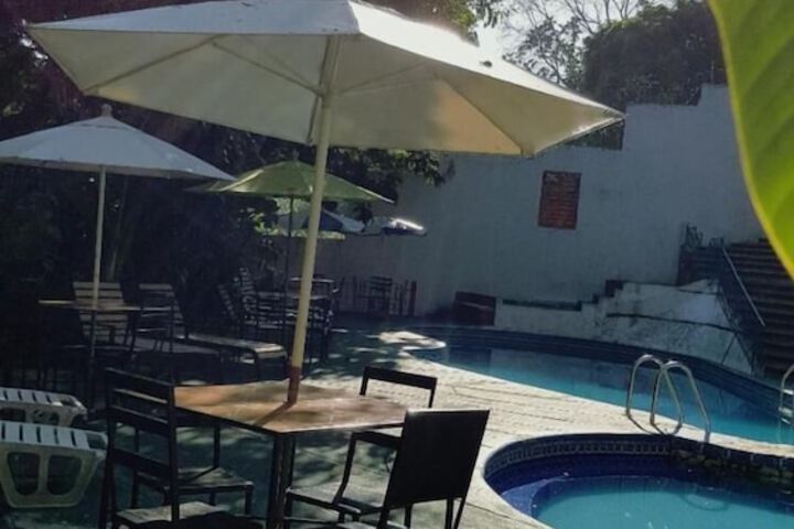 Pools & Facilities