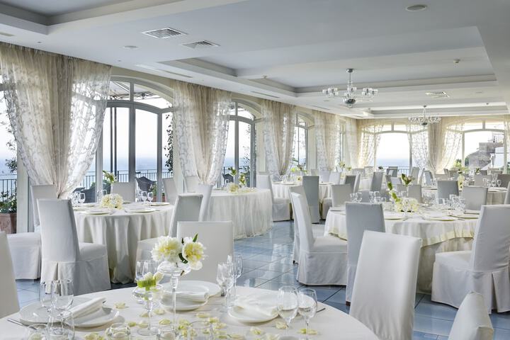 Ballroom/Hall 93 of 132