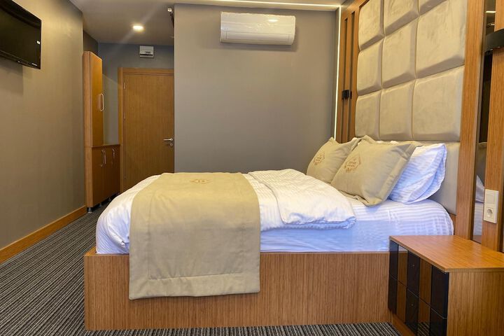 Room 19 of 39