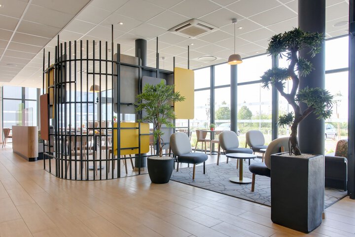 Hotel Interior 4 of 64