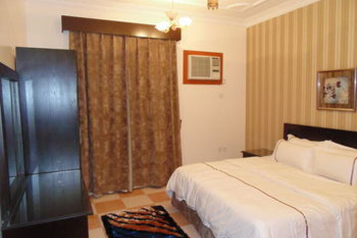 Room 11 of 31