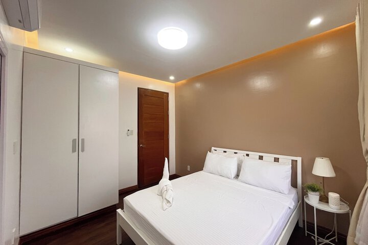 Room 100 of 182
