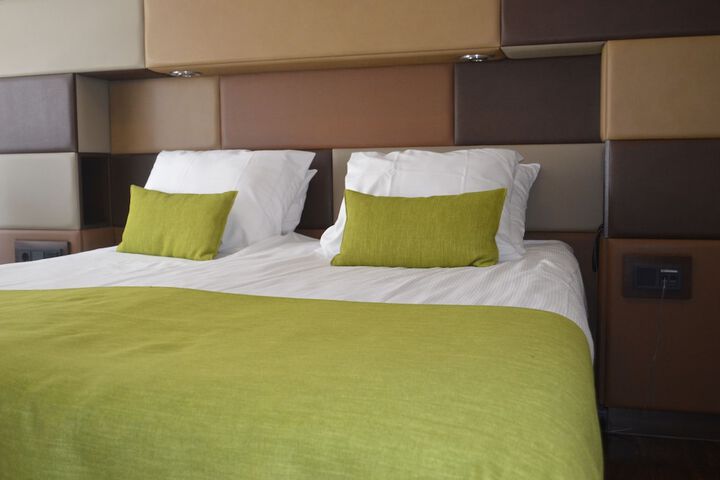 Room 5 of 27