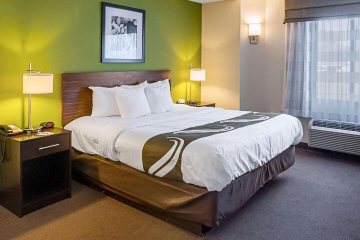 1 King Bed (7 of 11)