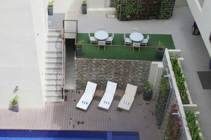 Hotel Exterior 71 of 76