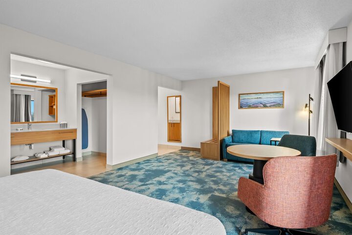 Room 25 of 53