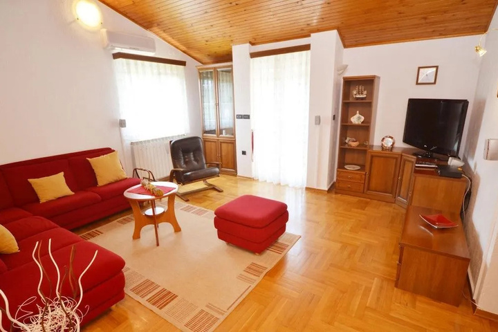 Room 3 of 13
