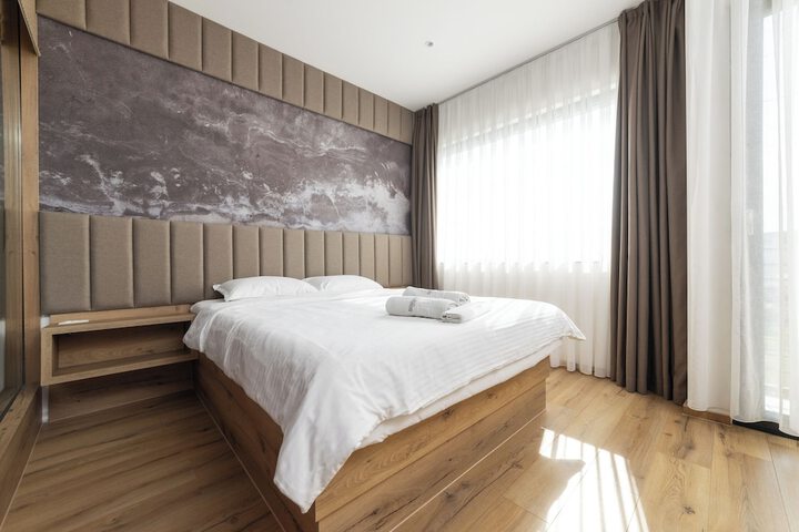 Room 11 of 26