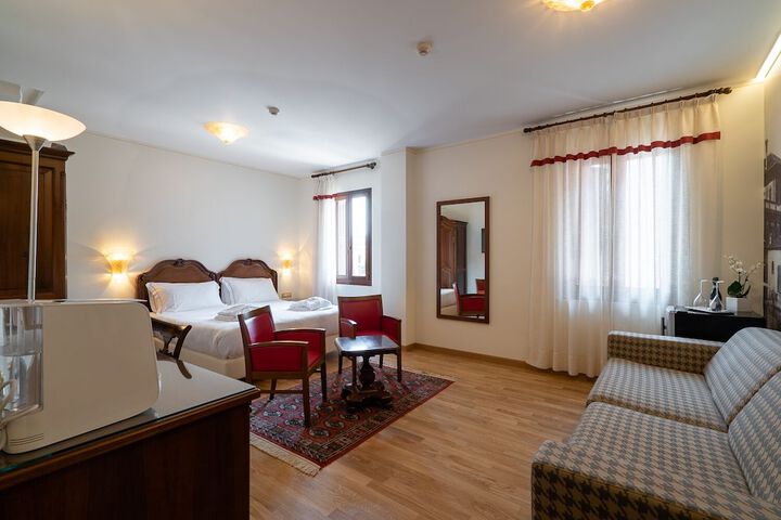 Room 16 of 73