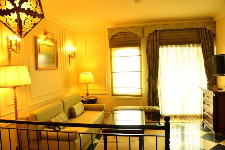 Room 34 of 186