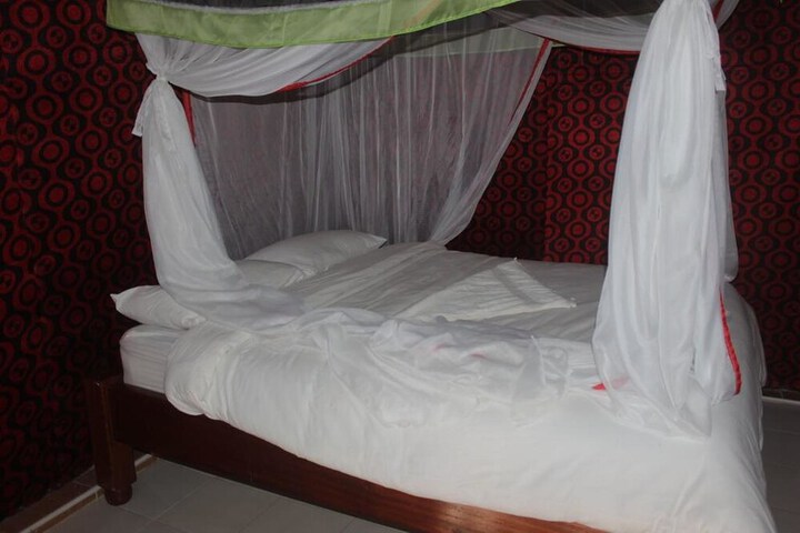 Room 5 of 40