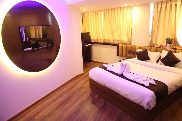 Room 11 of 17