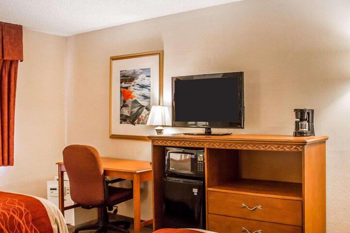 Double Bed Accessible (2 of 9)