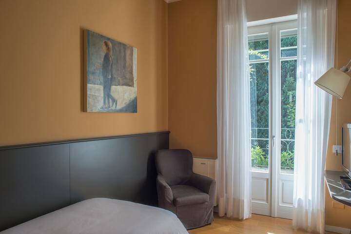 Room 12 of 62