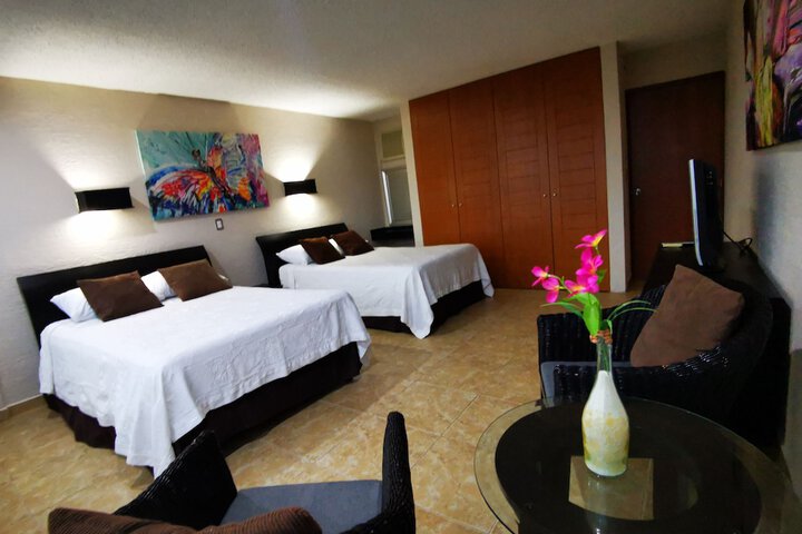 Room 5 of 15