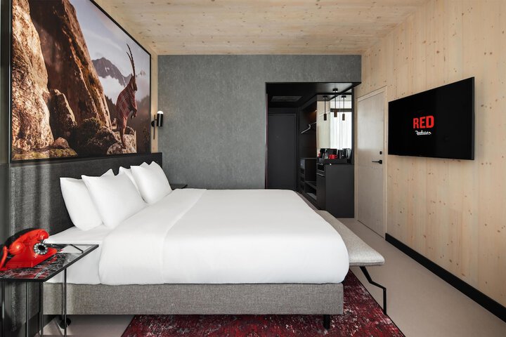 Room 5 of 39