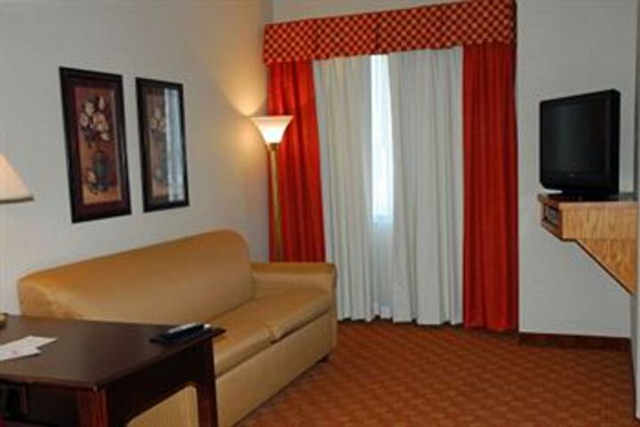 Room 6 of 24