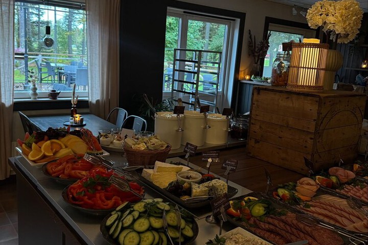 Dining 57 of 63