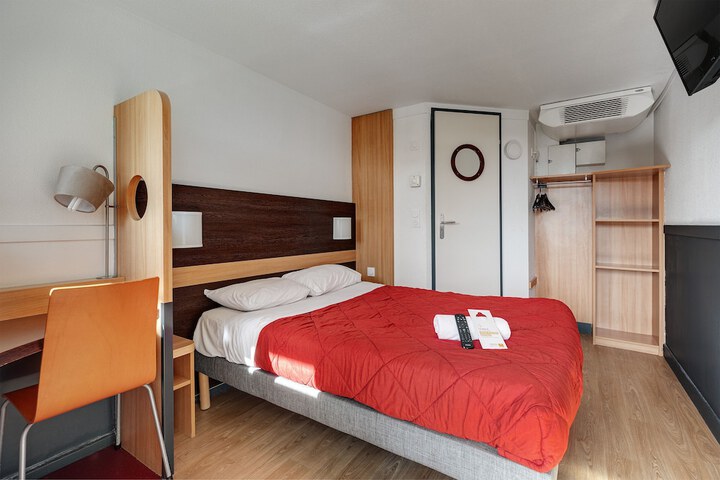 Room 3 of 30