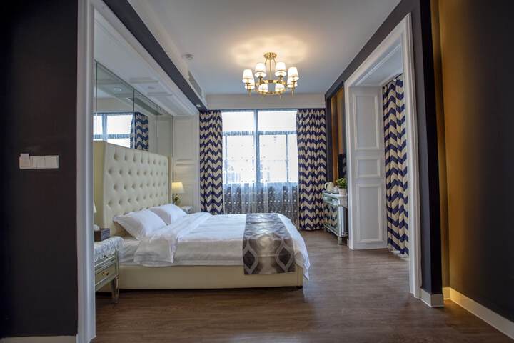 Room 8 of 43