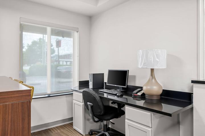 Business Center 62 of 70