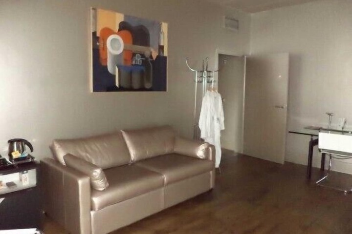 Room 48 of 79
