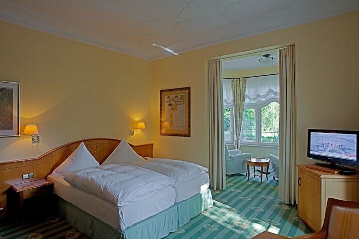 Room 12 of 53