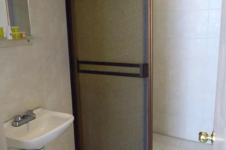 Room 9 of 11