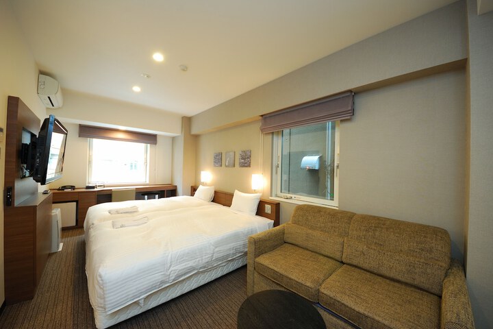 Room 18 of 49