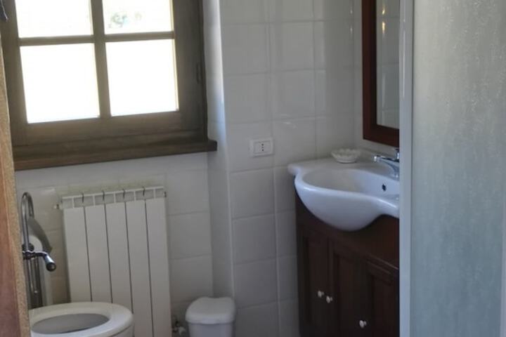 Room 2 of 38