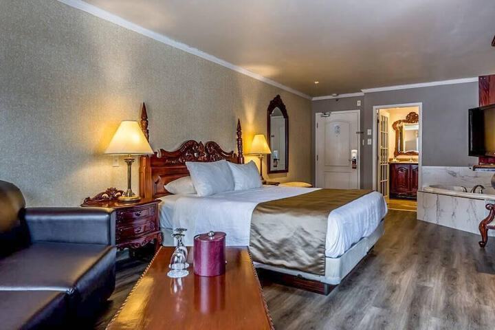Room 15 of 48