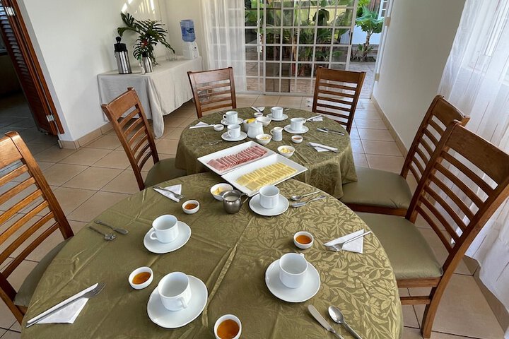 Breakfast/Coffee Service 7 of 10