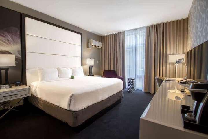 Room 28 of 79
