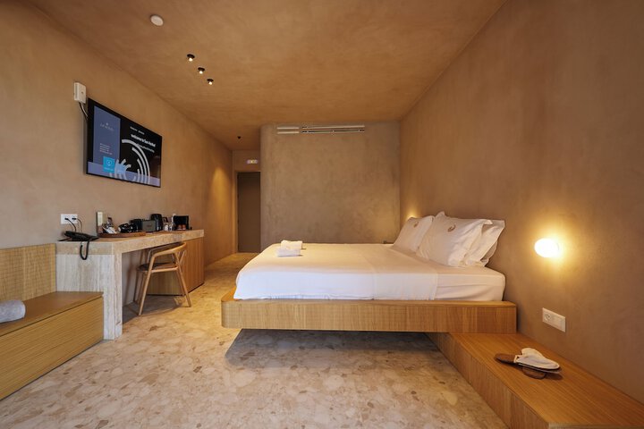 Room 68 of 157