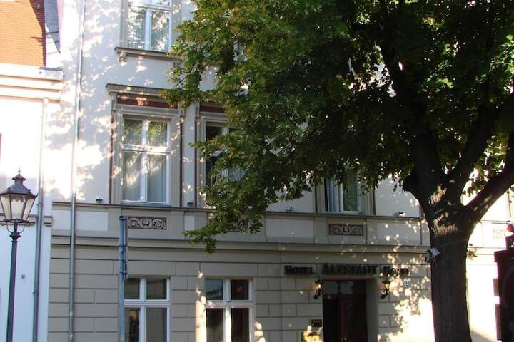 Hotel 68 of 71