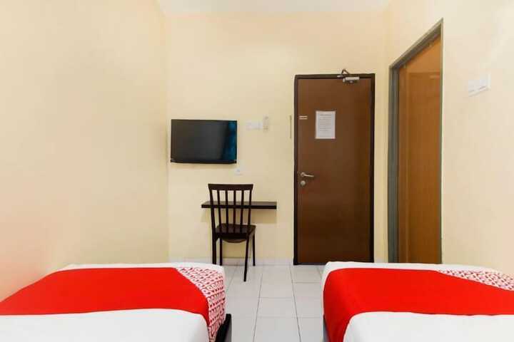 Room 11 of 20