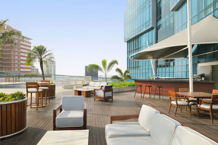 Lounge 96 of 143