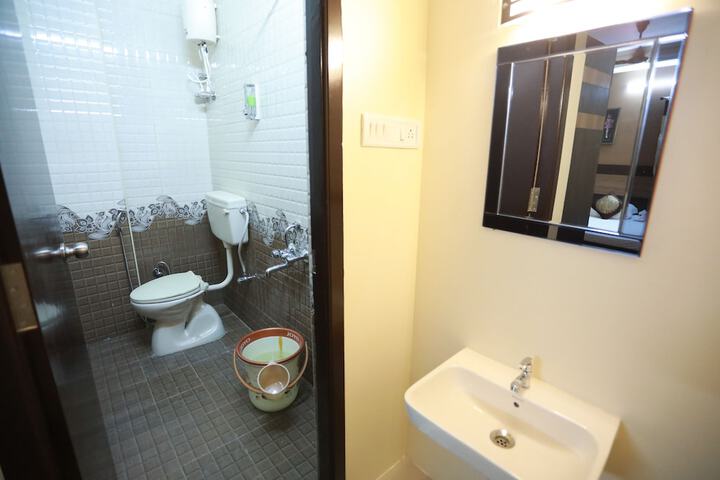 Room 6 of 50