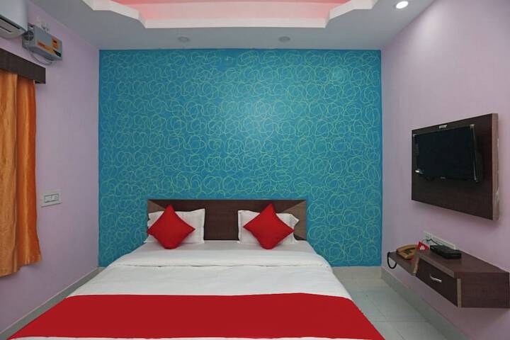 Room 12 of 27