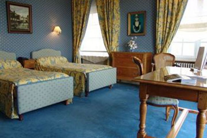 Room 14 of 21