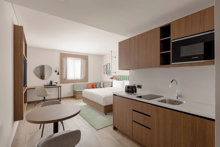 Room 42 of 118